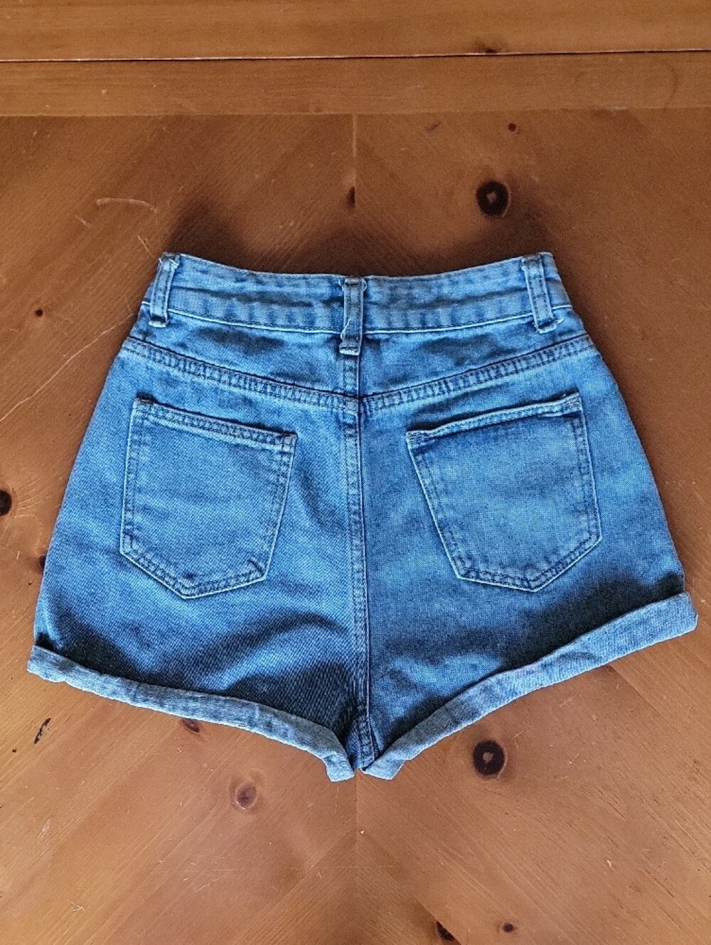π High Rise Rolled Hem Jean Shorts Light Blue Size XS - Picture 2 of 3